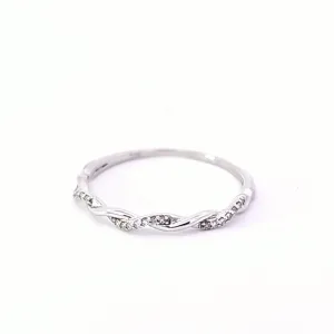 '100 Ways' Diamond Twist Band | White gold | SZ 9.25 |