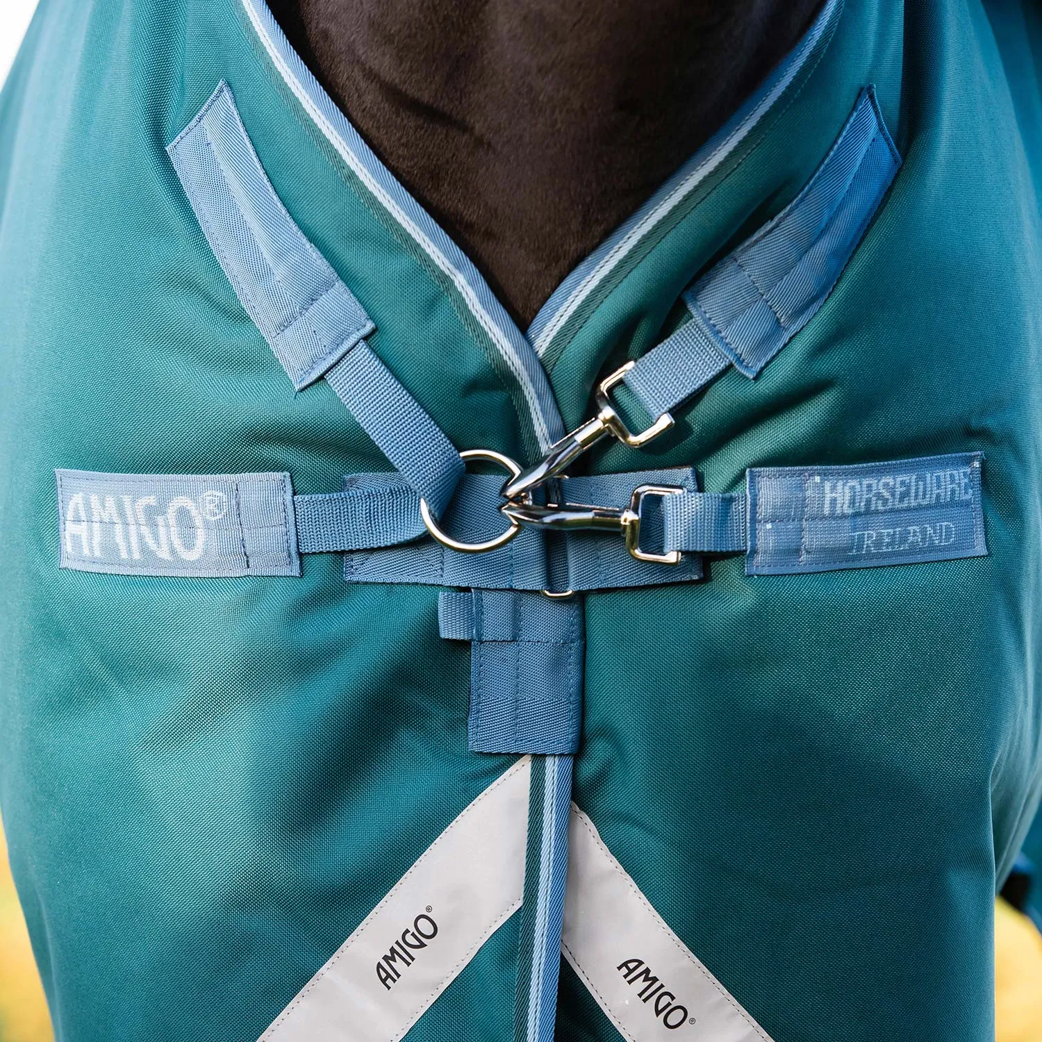 Amigo® Bravo 12 Plus 400G Heavy Turnout Blanket   FREE Custom Name Tag!