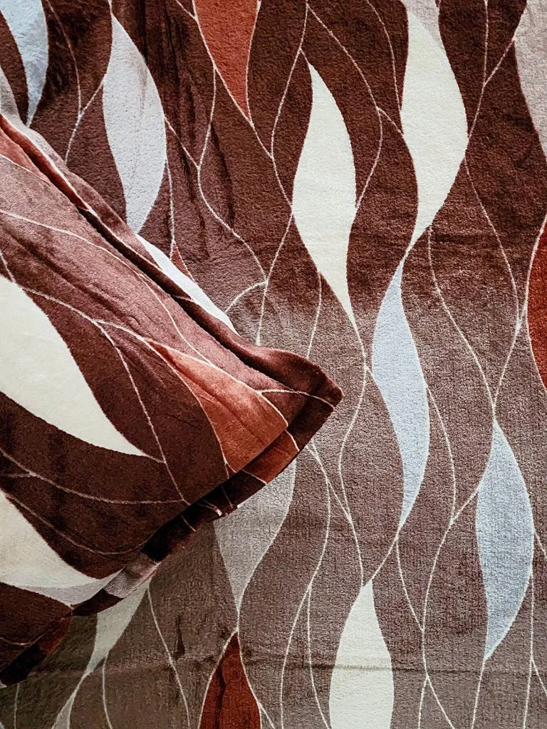 Brown and Beige Wavy pattern Warm Bedsheet