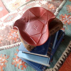 Flower Pocket Emptier - Handmade red leather trinket
