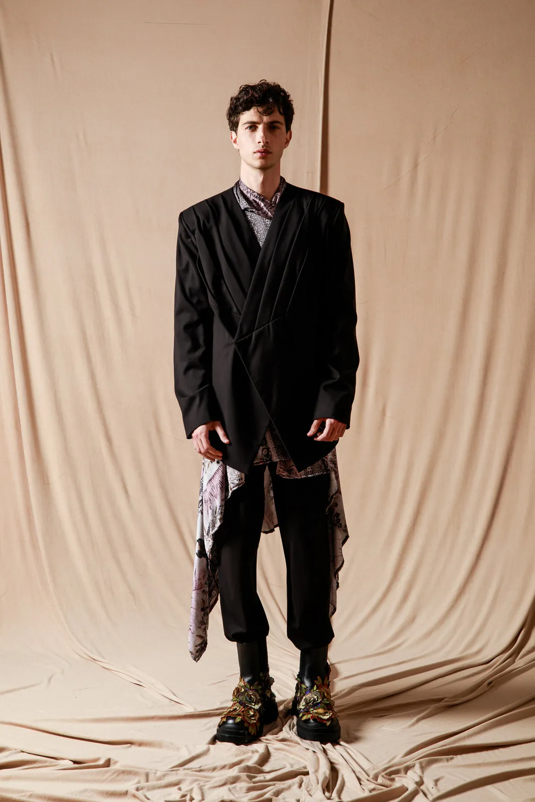 Gemini Suit Black