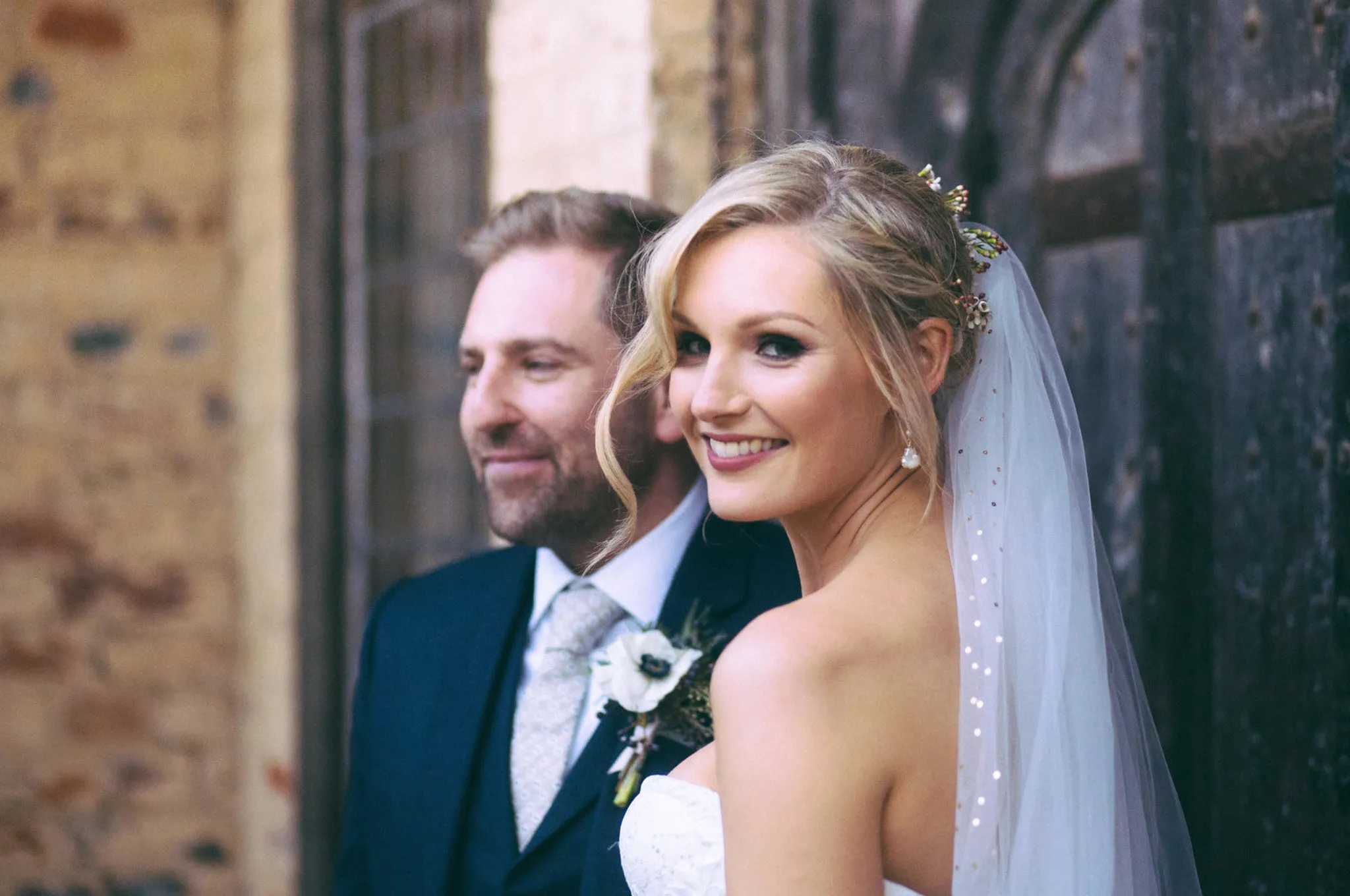 Louise, Berkshire - bespoke veil and earrings