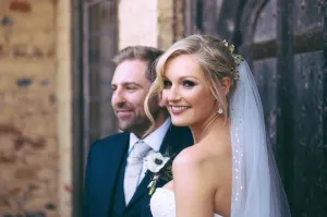 Louise, Berkshire - bespoke veil and earrings