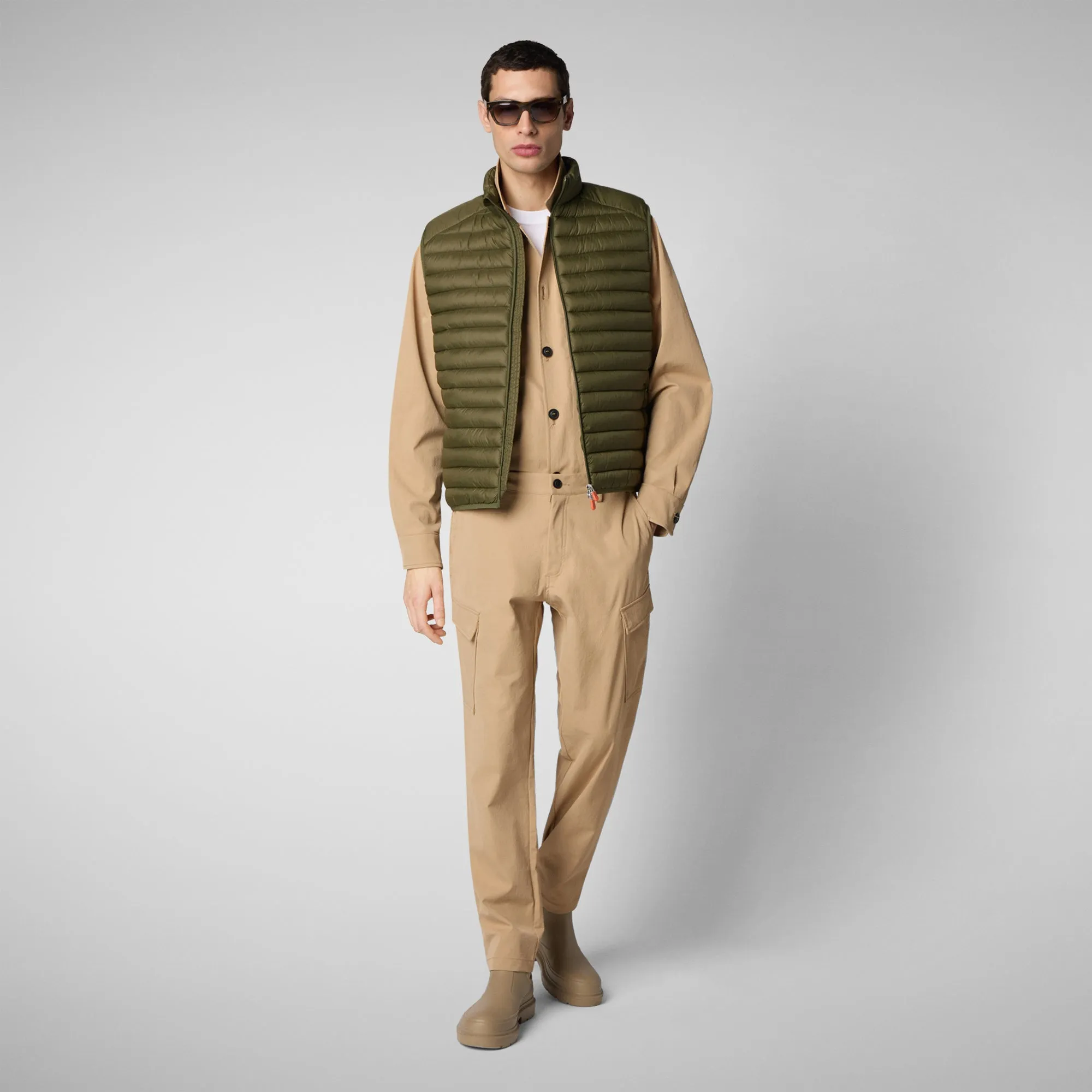 Man's quilted gilet Adam in dusty olive