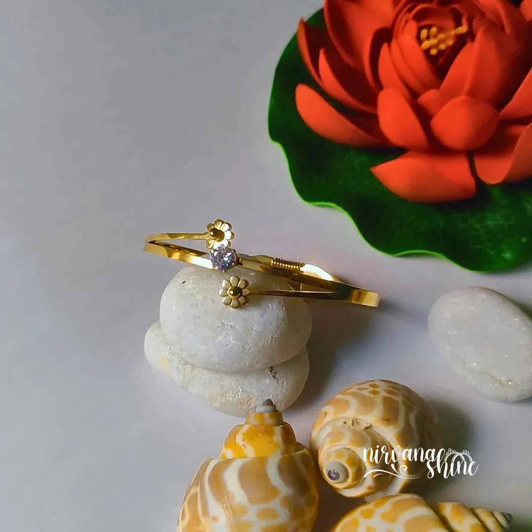 Openable Floral Bracelet