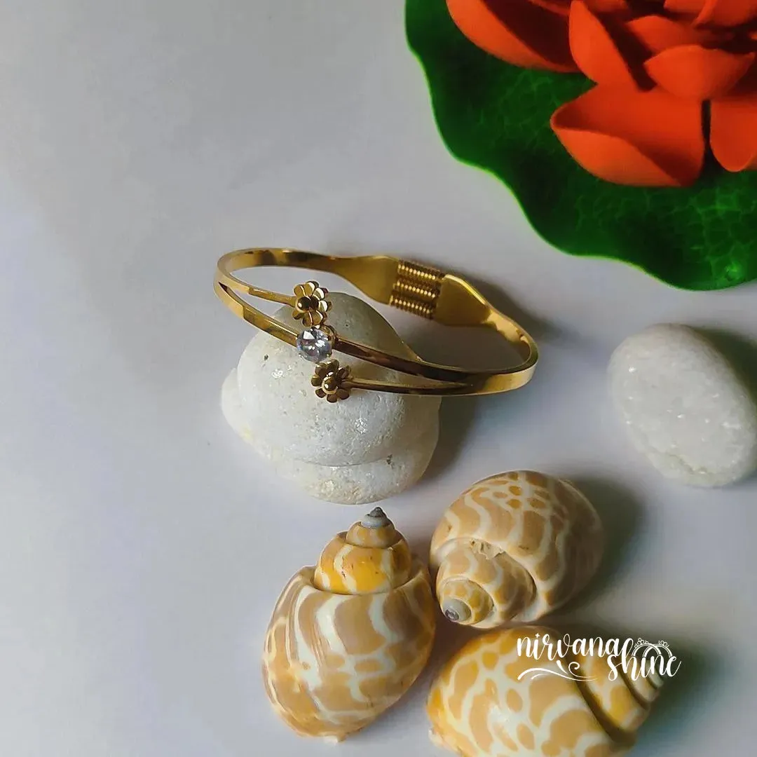 Openable Floral Bracelet