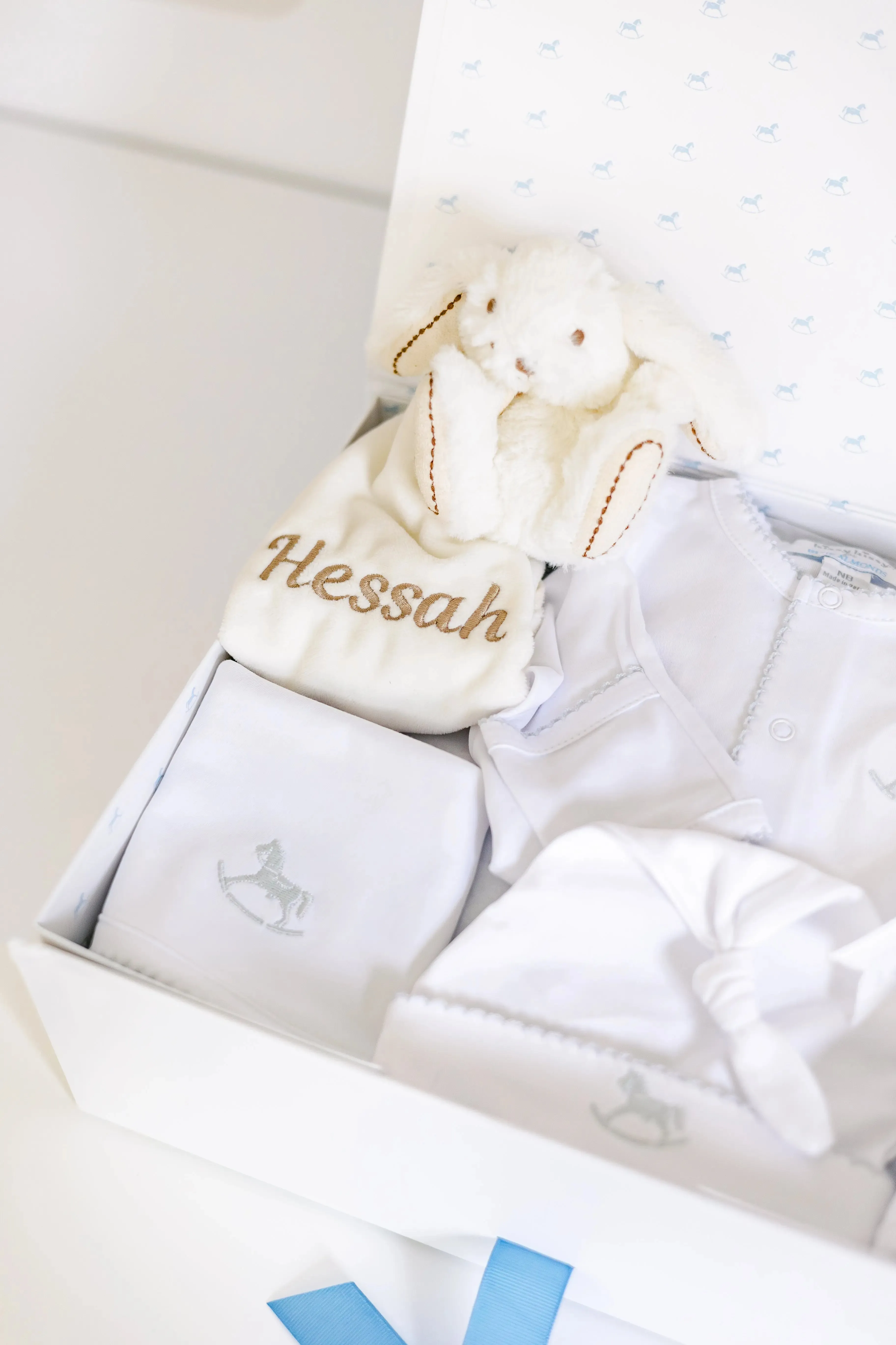 Personalised neutral Signature baby gift set