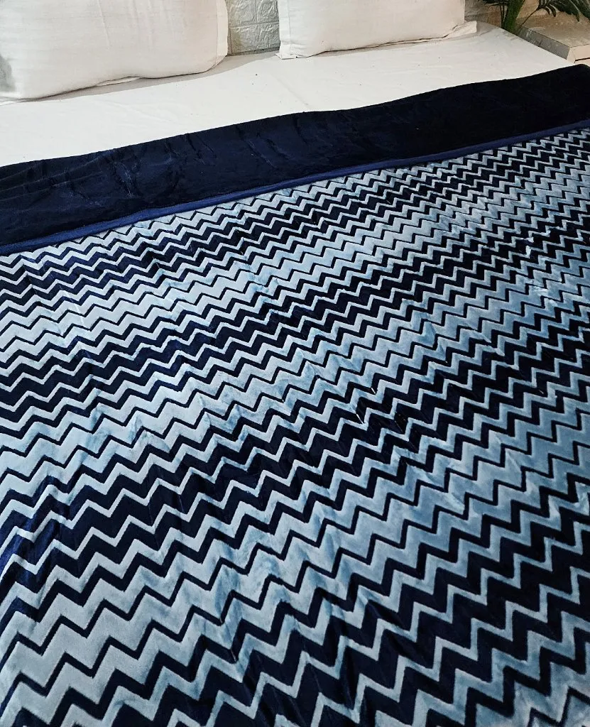 Royal Blue Zigzag Print Warm Duvet Cover