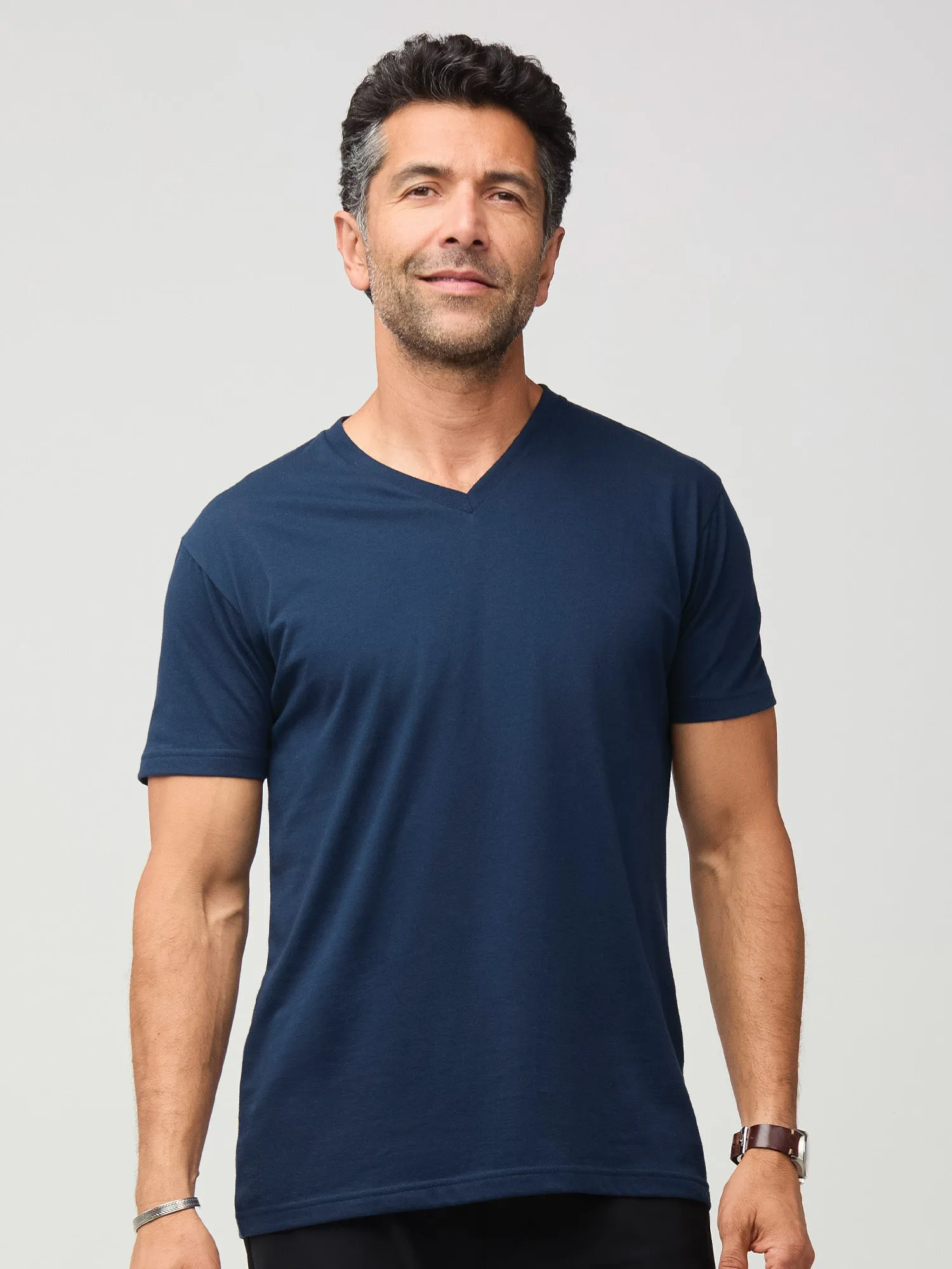 Winter Essentials V-Neck Member 5-Pack